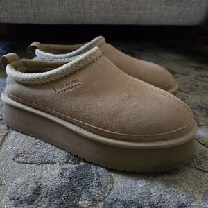 Koolaburra Beige Suede Platform Shoes